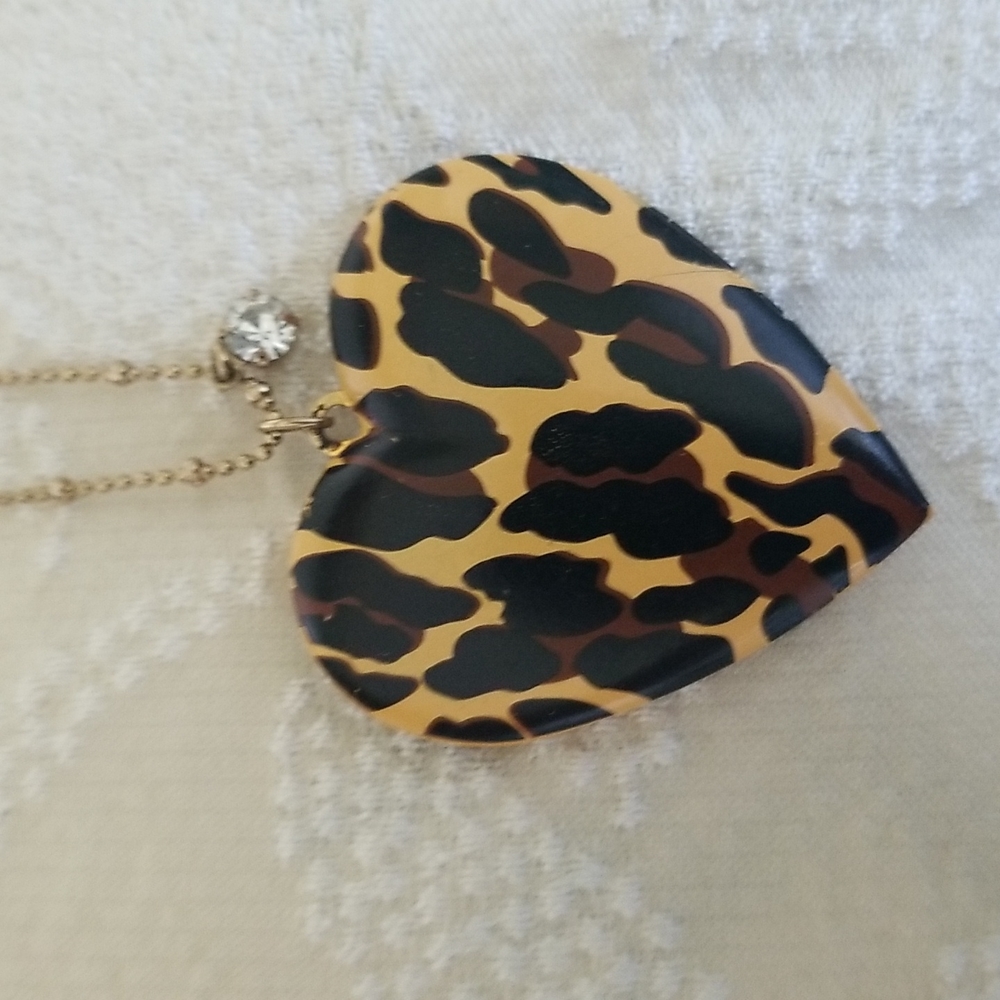 Vintage Betsey Johnson Leopard Print Heart Necklace - Picture 4 of 10